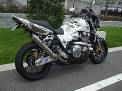 CB1300SF�^���N�@���}�@�G�A�u���V�@�J�X�^���y�C���g