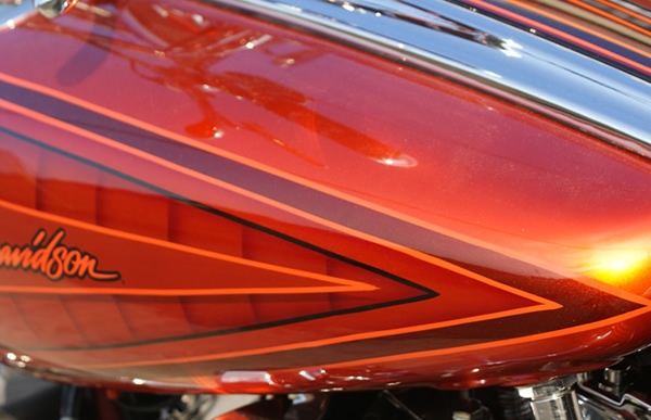 HARLEY DAVIDSON　FXCVCキャンディーカラーグラフィックラインカスタムペイントの施工例　　