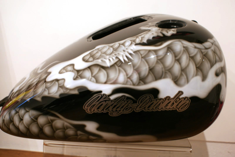 ハハーレーFLSTC　龍図デザイン　　