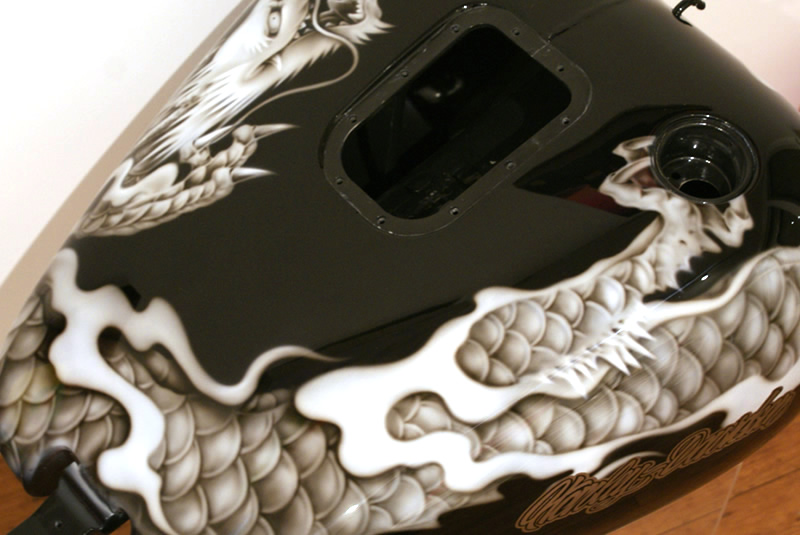 ハーレーFLSTC　龍図デザイン　　