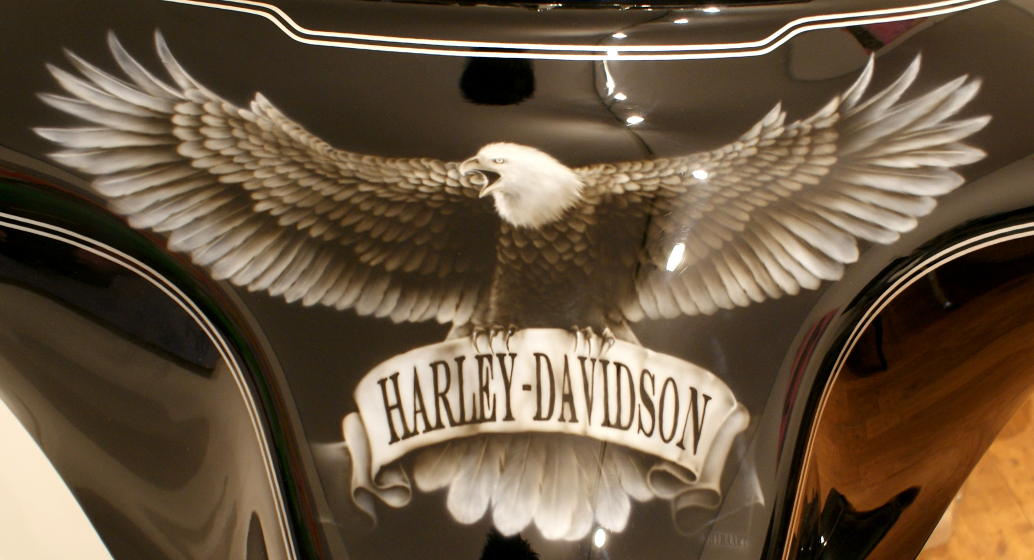 ハーレー　FLHRCイーグルデザイン　