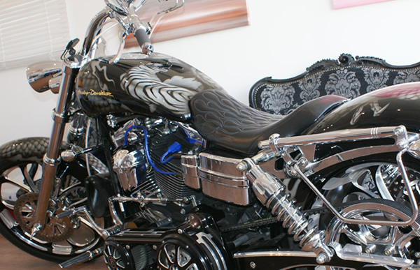 HARLEY DAVIDSON　虎図　24K金箔ロゴカスタムペイントの施工例　　　
