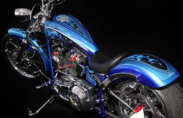 HARLEY DAVIDSON　キャンディーグラフィックカスタムペイントの施工例　