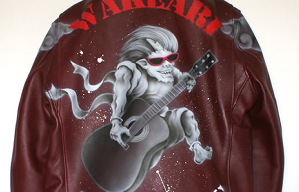 雷神[WAKEARI BROTHERS]　革ジャンエアーブラシの施工例　