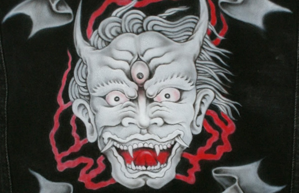 革ジャンエアーブラシの施工例　