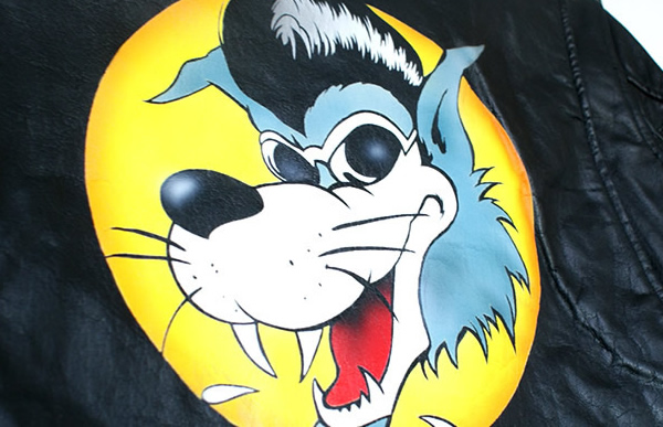 キャラクター　革ジャンエアーブラシの施工例　