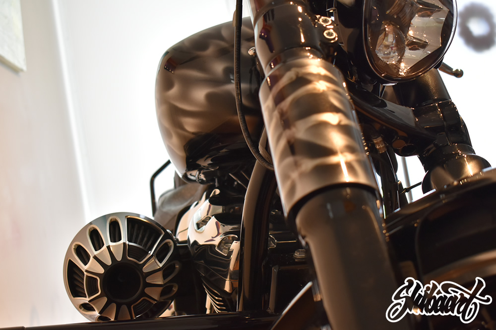   HARLEY DAVIDSON BREAK OUT　2019 リアルフレイムス　スカルデザイン　　