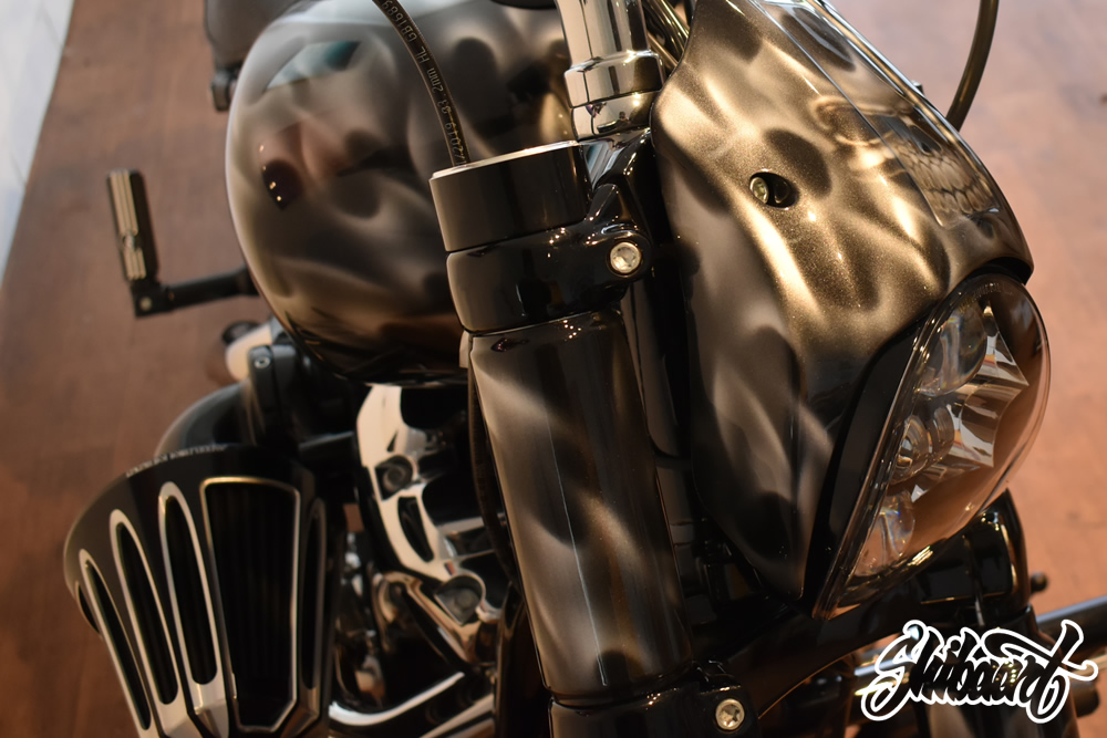   HARLEY DAVIDSON BREAK OUT　2019 リアルフレイムス　スカルデザイン　　