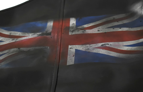 ユニオンジャック革ジャンエアーブラシの施工例　