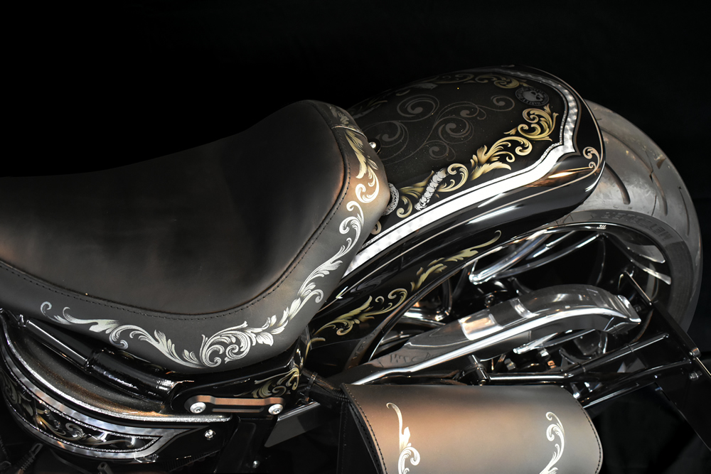  SHIBAART FXBRS　バロックとスカルデザインをベースにシルバーリーフ　