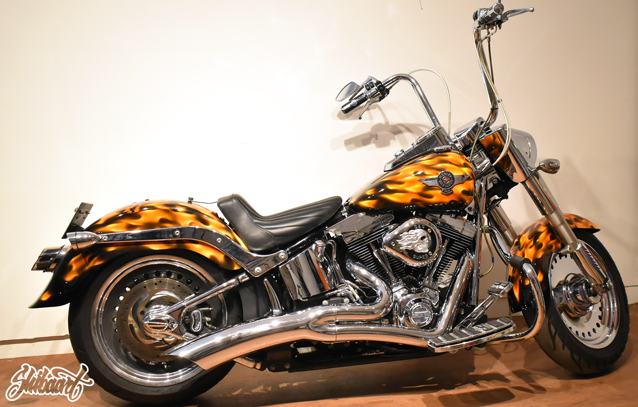   HARLEY DAVIDSON ファットボーイ リアルフレイムス　　フルカラー