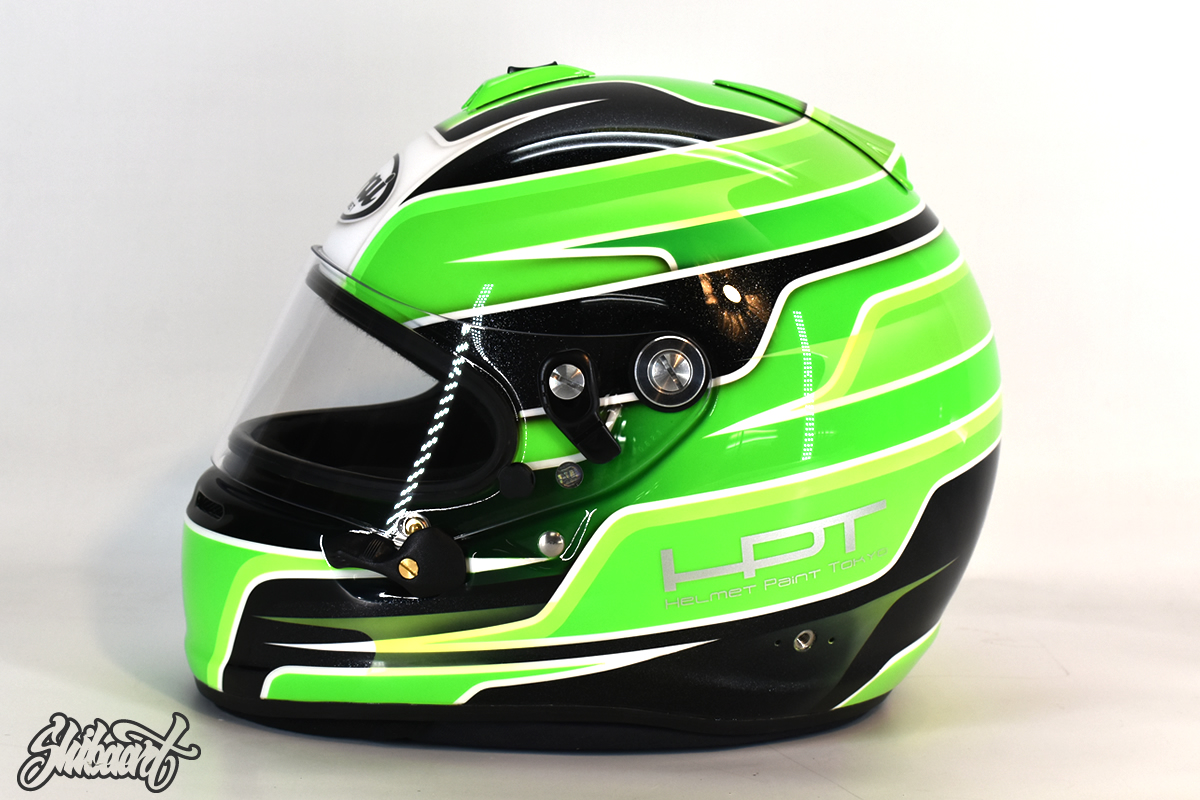 ARAI GP6 ヘルメットのカスタムペイント｜ライトグリーンとブラックのレーシングデザイン、ミニラメ入りの施工例