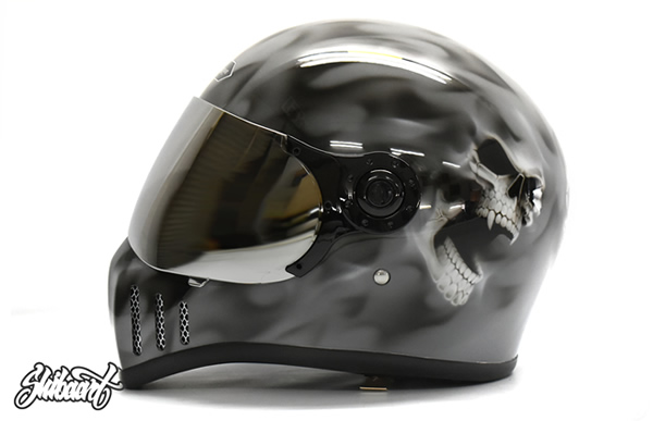 HORIZON HELMETSにリアルフレイムスのカスタムペイントを施した施工例