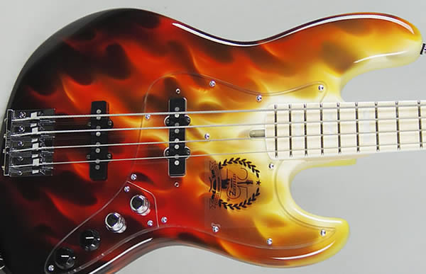 ギターにリアルフレイムスのカスタムペイントを施した施工例　　
