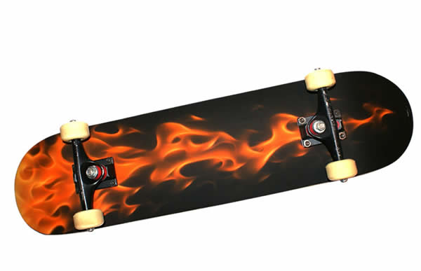 スケボーにリアルフレイムスのカスタムペイントを施した施工例　