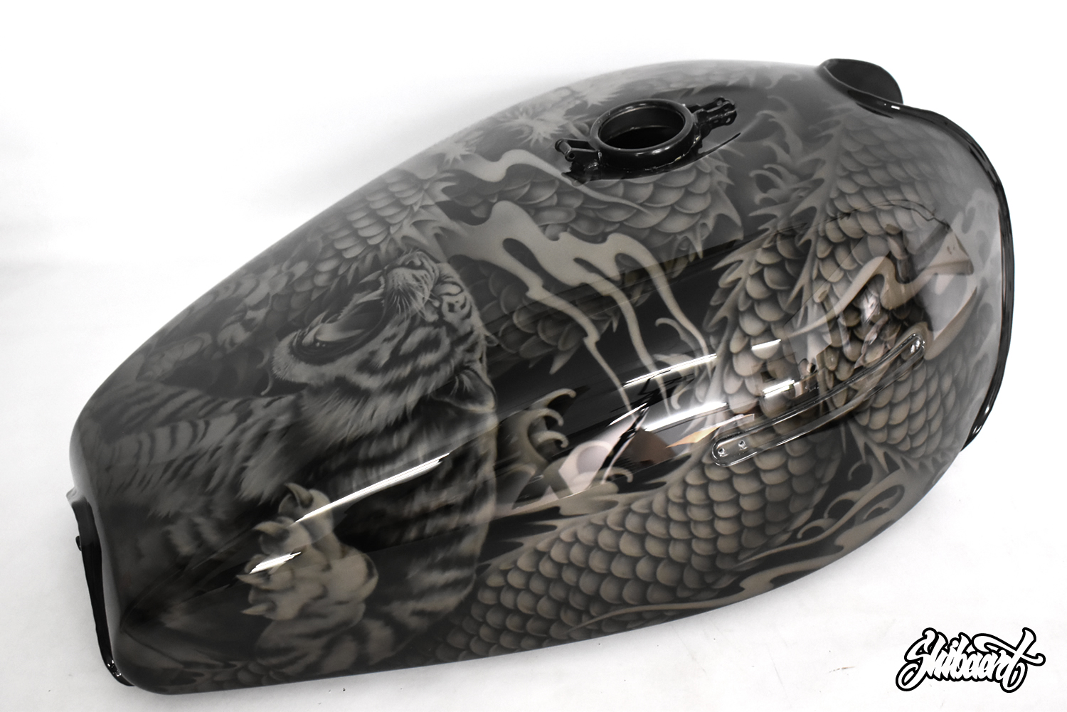 KAWASAKI Z1 カスタムペイント施工例 龍と虎 デザイン2