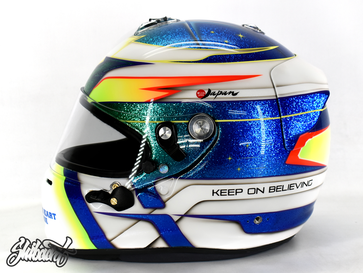 濱邉誠己選手 ARAI GP-6S レーシングヘルメットペイント｜大粒フレーク×キャンディーグリーン＆ブルーペイント制作の施工事例2