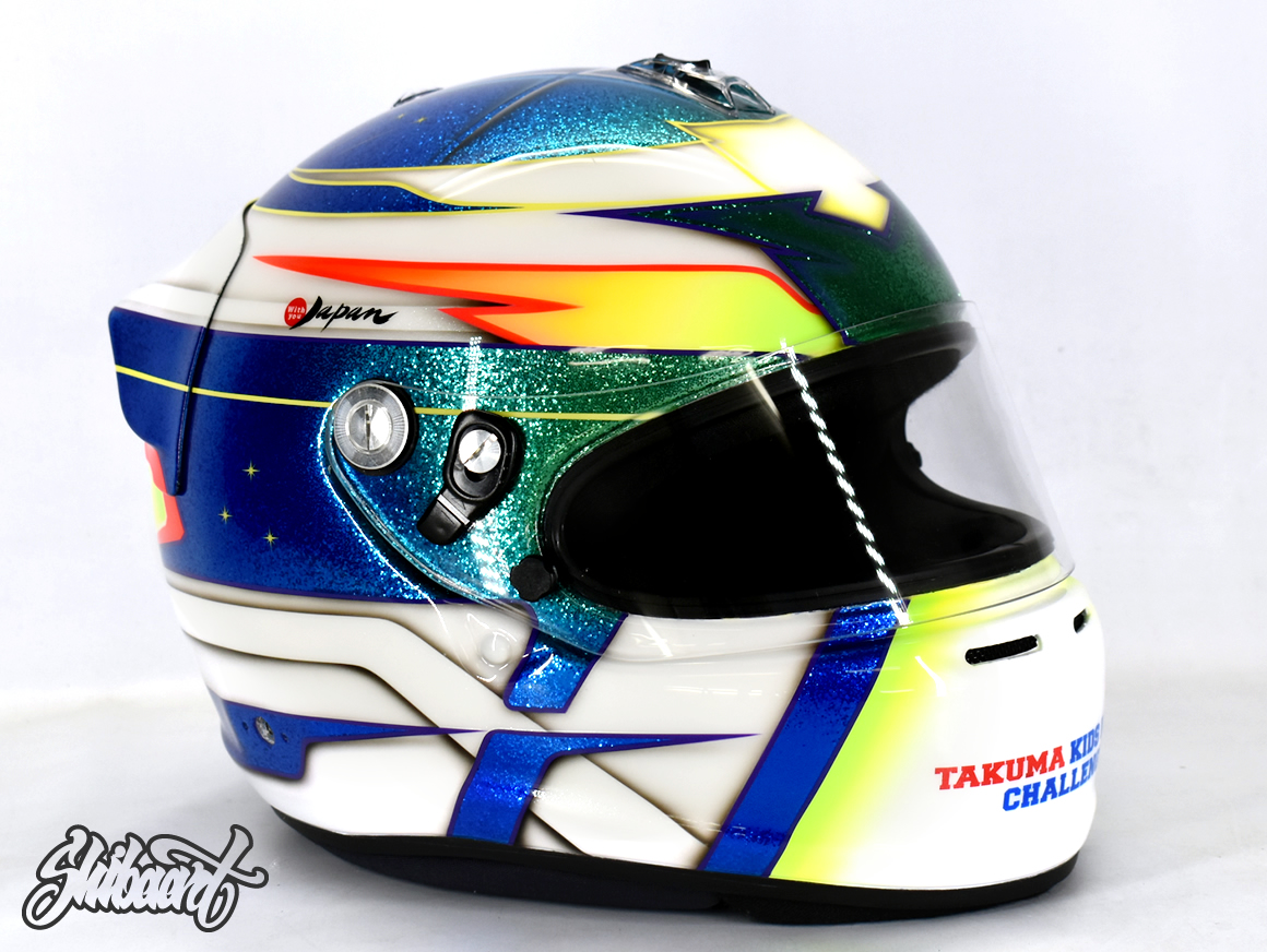 濱邉誠己選手 ARAI GP-6S レーシングヘルメットペイント｜大粒フレーク×キャンディーグリーン＆ブルーペイント制作の施工事例4