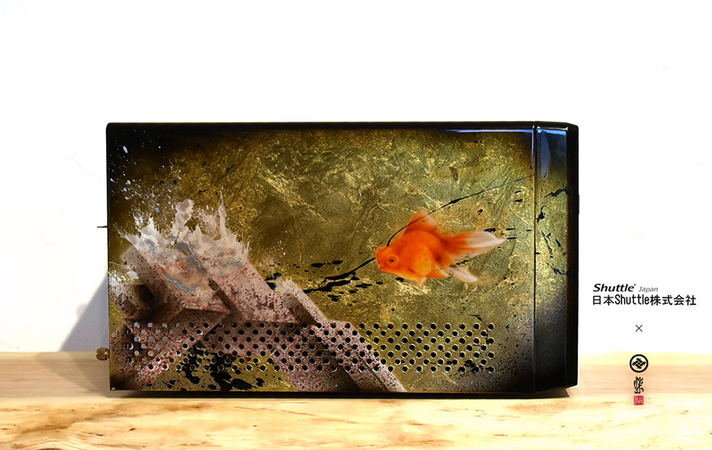 純金箔アートを施した日本Shuttle株式会社様 PC BOX 施工例1